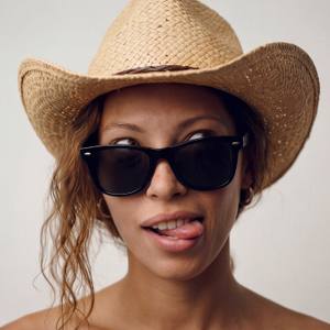 Kikki — cowboy hat