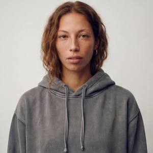 Kikki — grey hood
